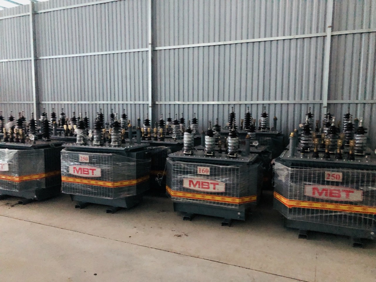 may bien ap 3 pha mbt 160kva daiphong