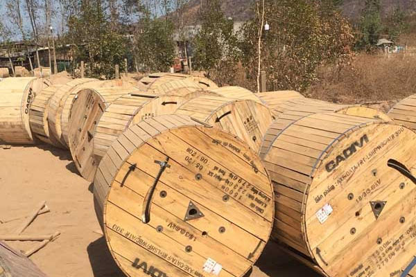 Cáp CXV/SE 3 Lõi 240mm2 - Cáp Ngầm Trung Thế CADIVI 24kV